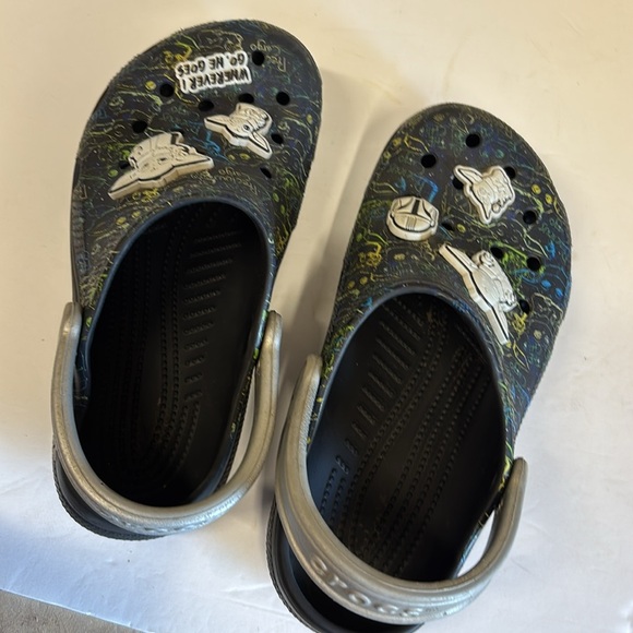 Crocs Star Wars Crogu Baby Yoda Cogs Shoes - Picture 8 of 10